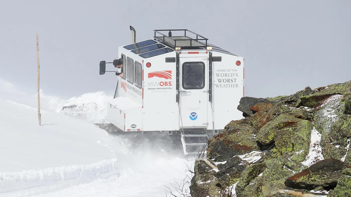 Snowcat transport