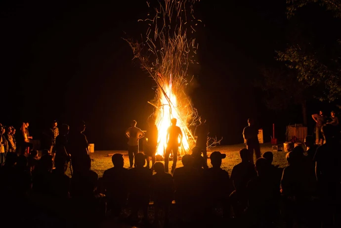 1_campfire_summer.jpg