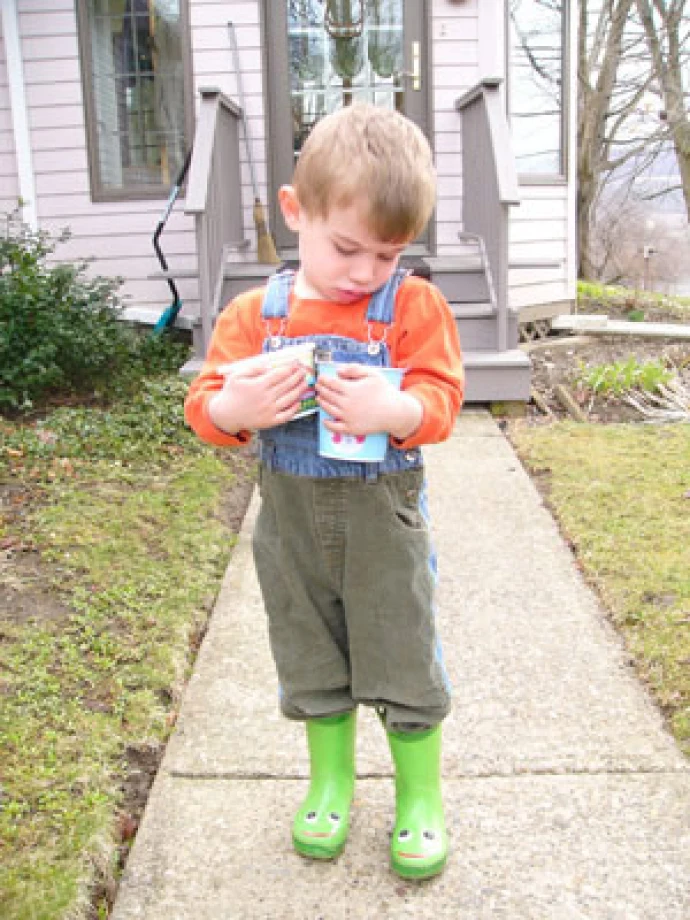 04-17-09_Checking_out_the_wormies.jpg