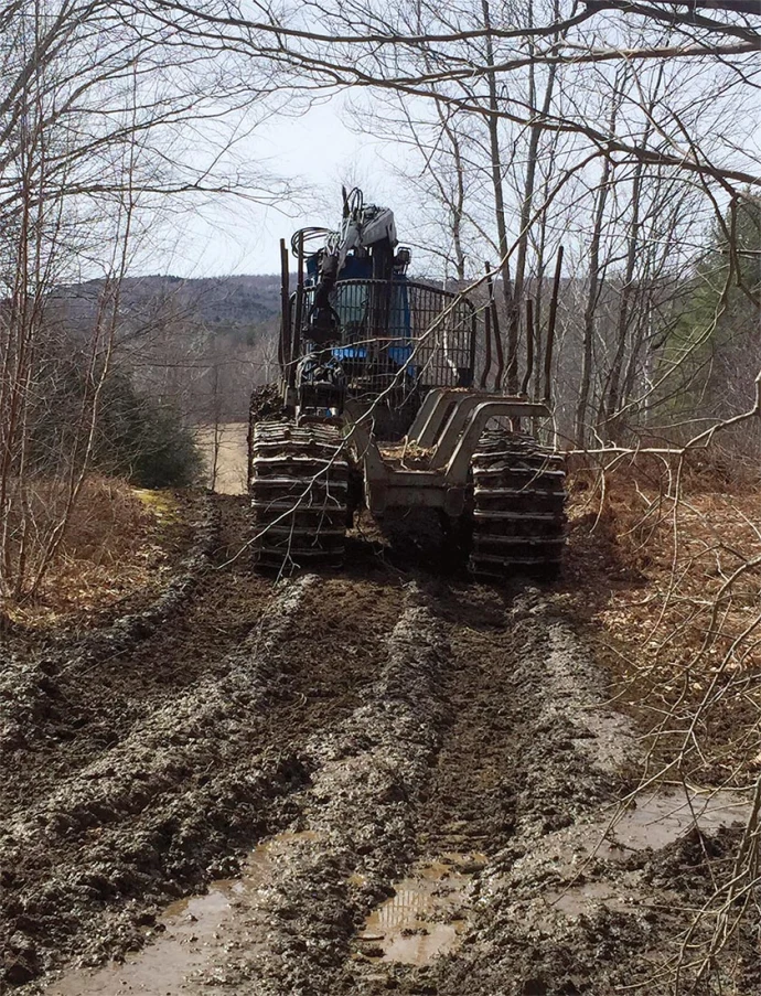 Forwarder in mud