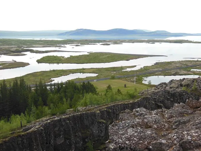 Thingvellir_iceland_w.jpg