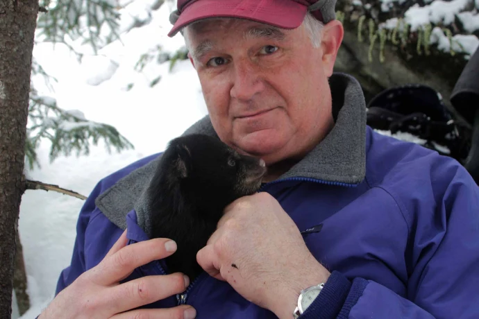 ben-kilham-cuddles-bearcub.jpg