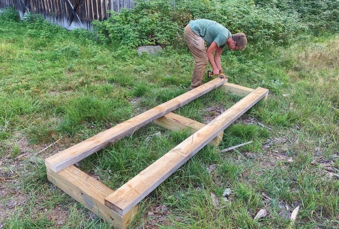 Bucking stanchion