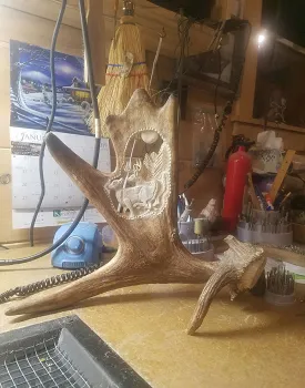 1_carved_moose_antler.jpg thumbnail