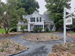 Garden growing Photo: Emily S. Rowe