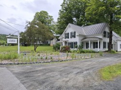 Late spring garden Photo: Emily S. Rowe