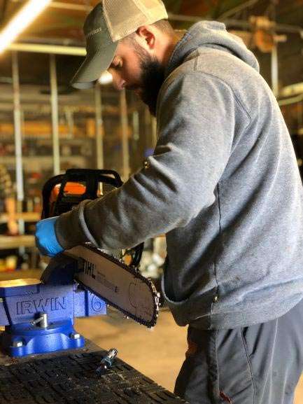 Sharpening Chainsaw