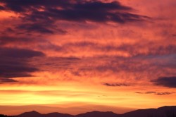 Mountain sky Photo: Leif Tillotson