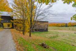 Old barn Photo: John Snell