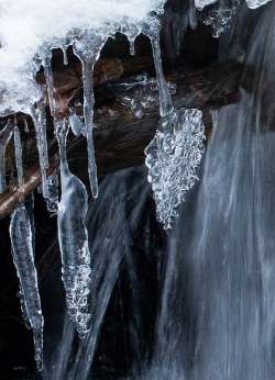 Waterfall splash Photo: Steven Arcone