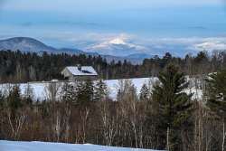 Winter barn Photo: Sandy Dannis