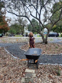 Cleaning up Photo: Emily S. Rowe